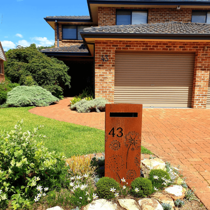 Medium-Letterbox-Rusted (1)